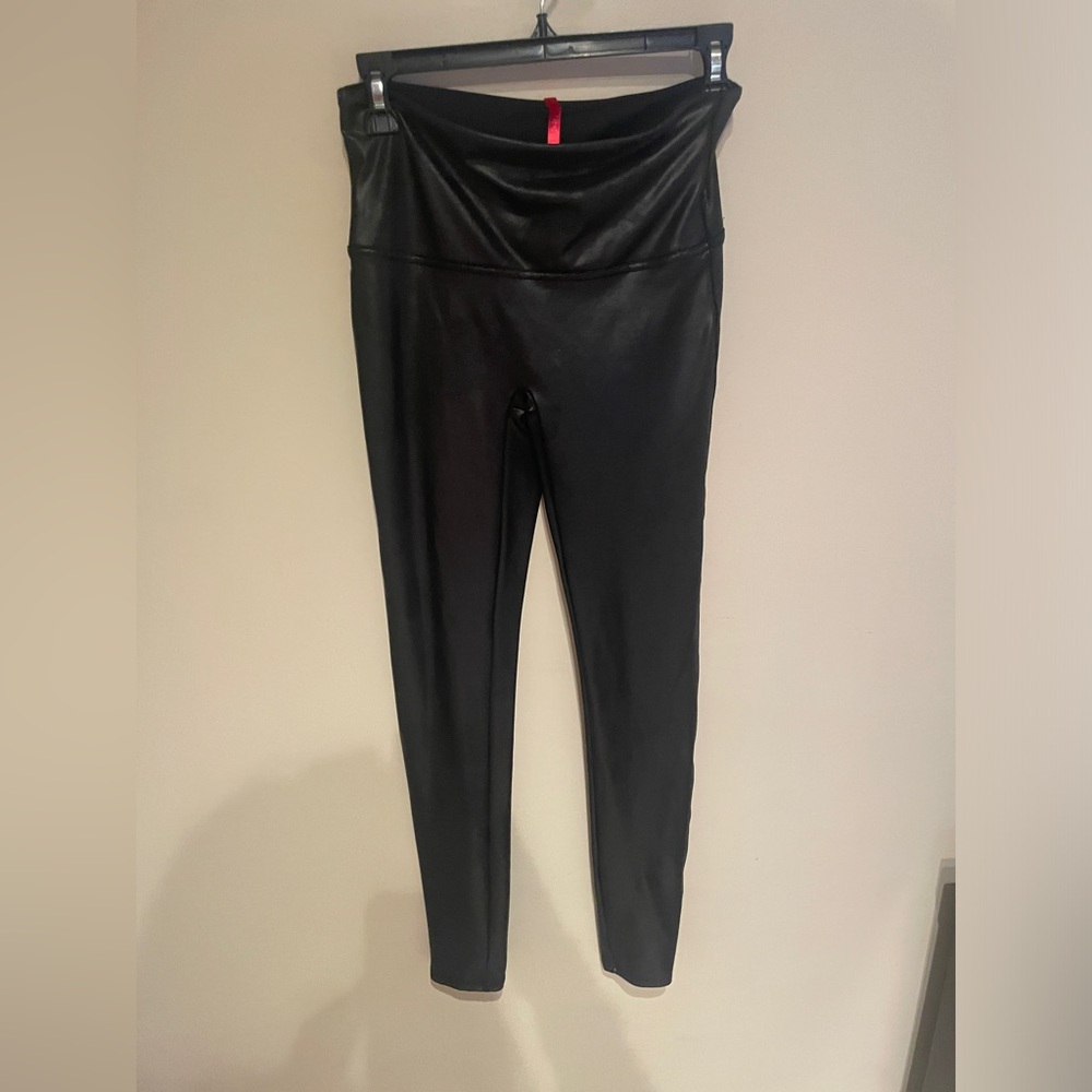 SPANX FAUX LEATHER LEGGINGS SIZE LARGE